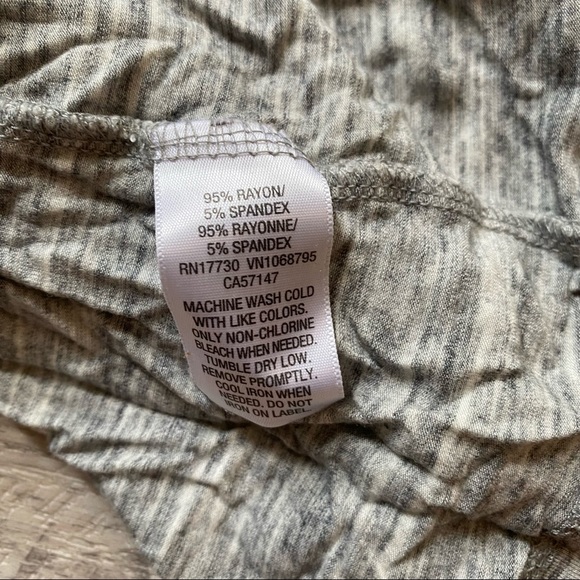 Mossimo • Gray women’s t-shirt - Picture 3 of 3